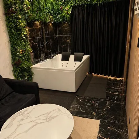 Dream Private Jacuzzi & Glamorous Atmosphere Toulon