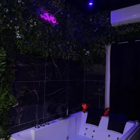 Dream Private Jacuzzi & Glamorous Atmosphere Apartamento